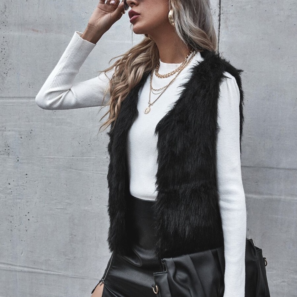 black fall open front vegan fur vest - Picture 5 of 9